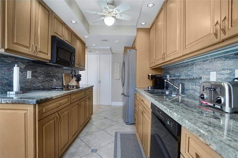 Image 24 of 86 For 4280 Galt Ocean Dr  11j