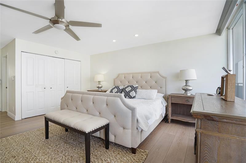 Image 32 of 86 For 4280 Galt Ocean Dr  11j