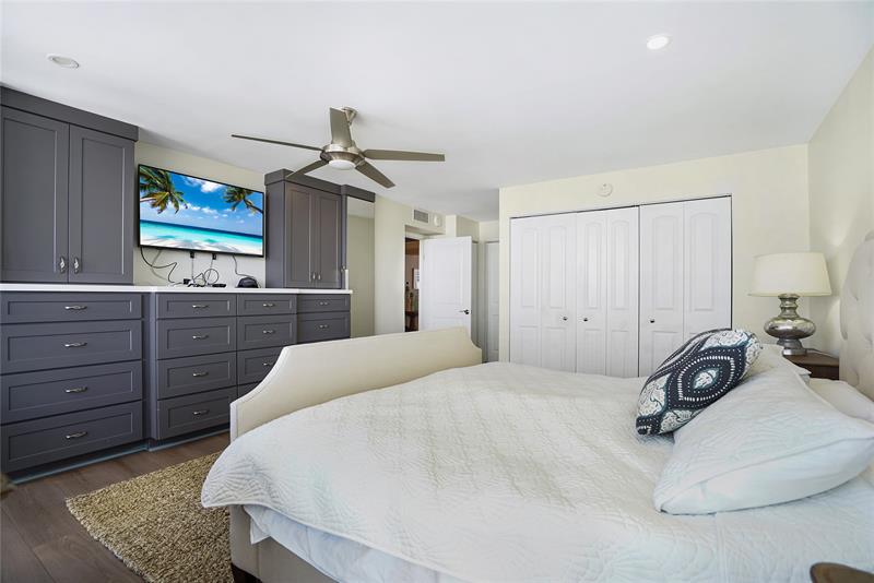 Image 33 of 86 For 4280 Galt Ocean Dr  11j