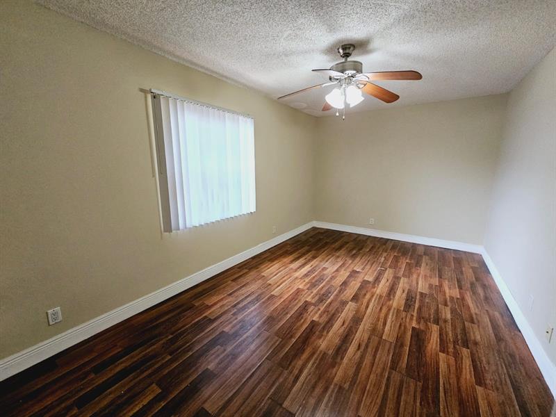 Image 10 of 22 For 2 Crossings Cir  G