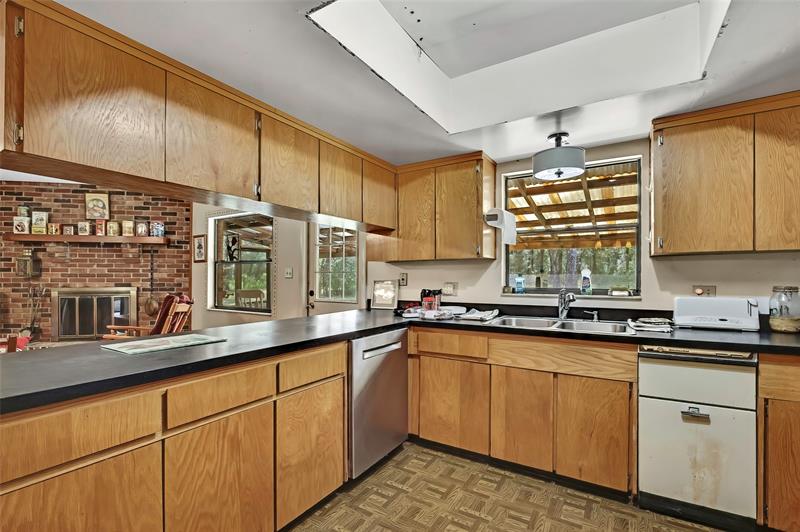 Image 28 of 57 For 26250 Blackjack St