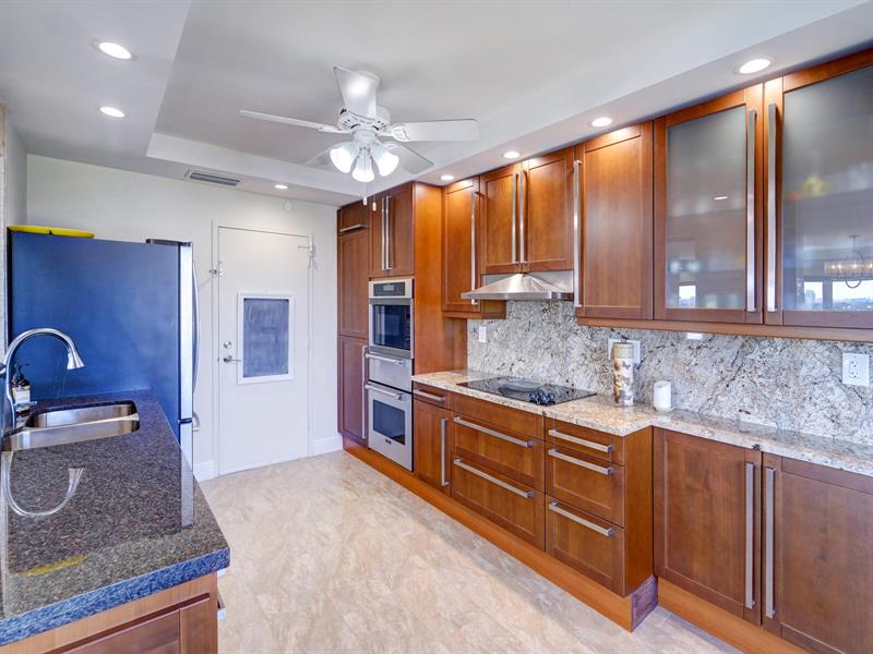 Image 21 of 45 For 2500 Las Olas Blvd  901