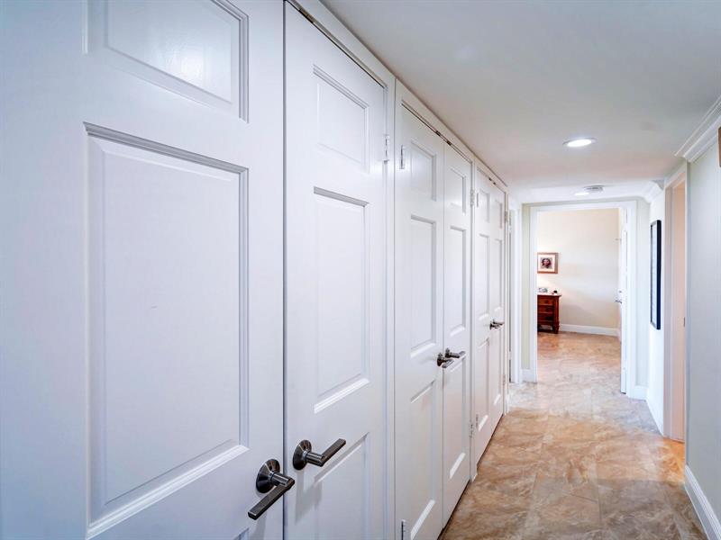 Image 32 of 45 For 2500 Las Olas Blvd  901