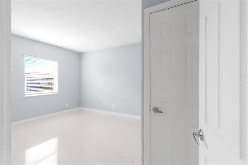 Image 19 of 29 For 416 15th Ave  3