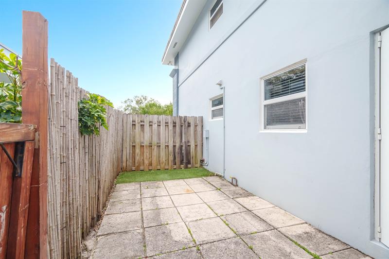 Image 23 of 29 For 416 15th Ave  3