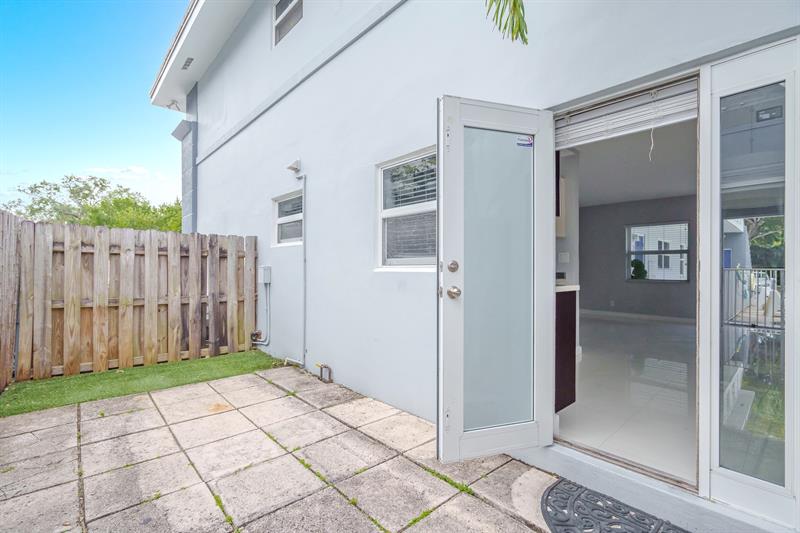 Image 3 of 29 For 416 15th Ave  3