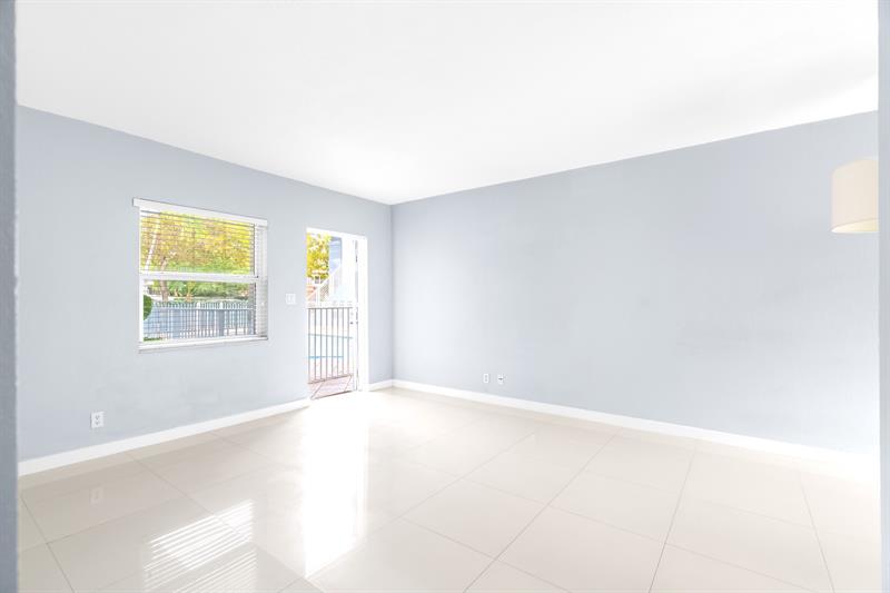 Image 8 of 29 For 416 15th Ave  3