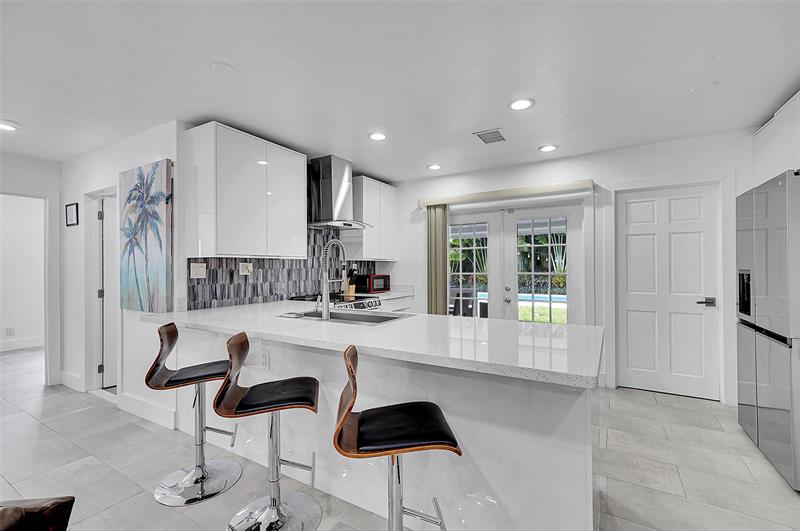 Image 16 of 48 For 400 26th Dr  