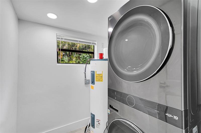 Image 23 of 48 For 400 26th Dr  