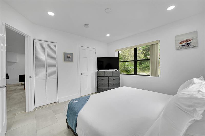 Image 26 of 48 For 400 26th Dr  