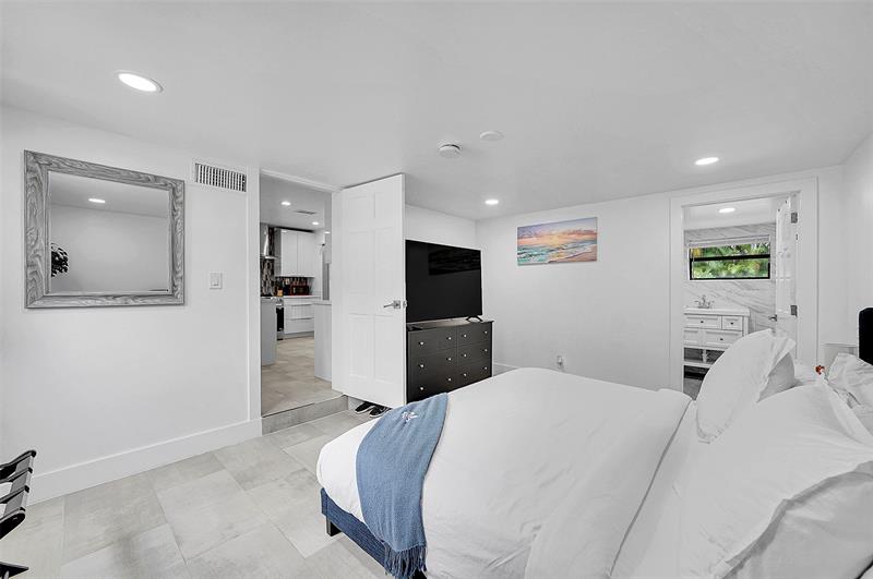 Image 33 of 48 For 400 26th Dr  