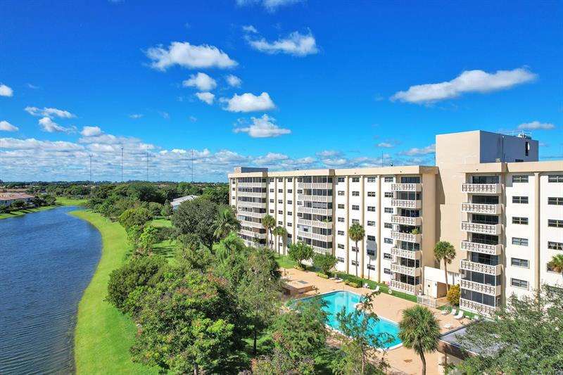 Details for 800 195th St  601, Miami, FL 33179