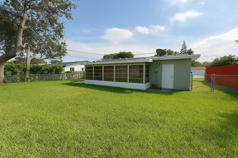 Image 9 of 14 For 6721 Mcclellan St