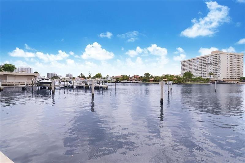 Image 9 of 35 For 1945 Ocean Dr  505