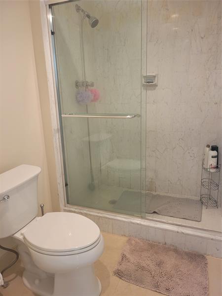 Image 15 of 34 For 2401 Ocean Dr  1108