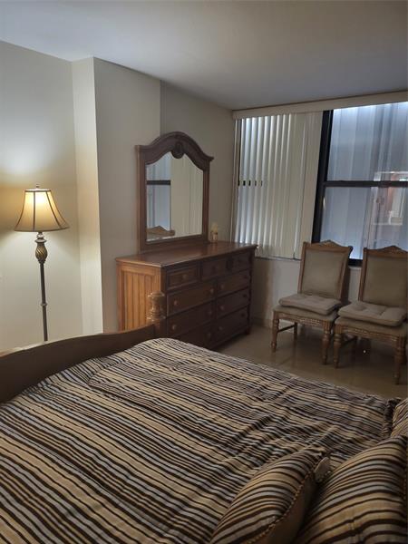 Image 16 of 34 For 2401 Ocean Dr  1108