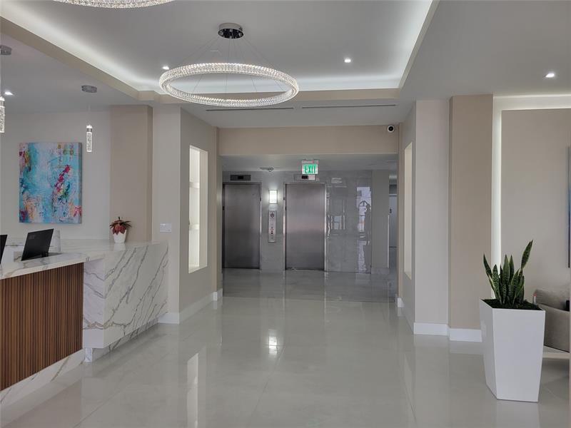 Image 27 of 34 For 2401 Ocean Dr  1108