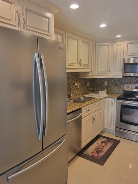 Image 4 of 34 For 2401 Ocean Dr  1108