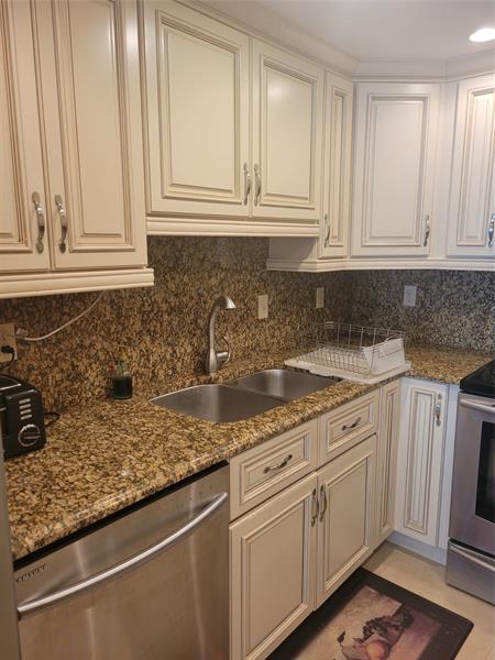 Image 5 of 34 For 2401 Ocean Dr  1108