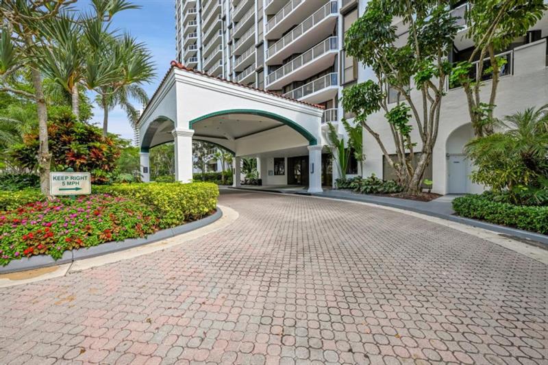 Details for 3640 Yacht Club Dr  1410, Miami, FL 33180