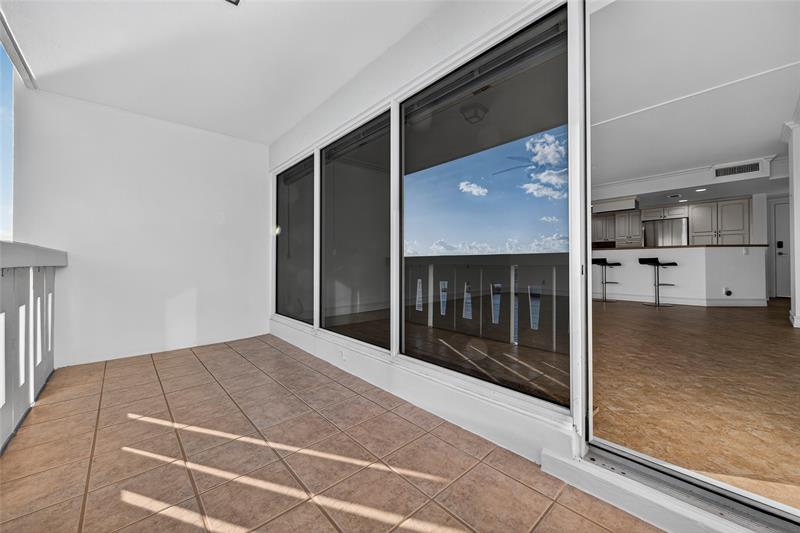 Image 16 of 16 For 2100 Ocean Dr 11-l