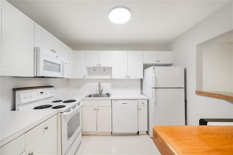 Image 3 of 18 For 770 2nd Ave  201f