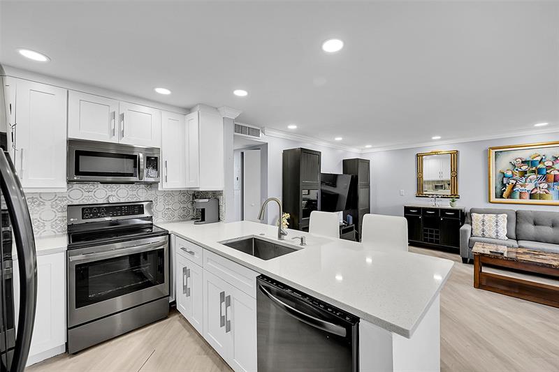 Image 10 of 23 For 964 Normandy Trail  U