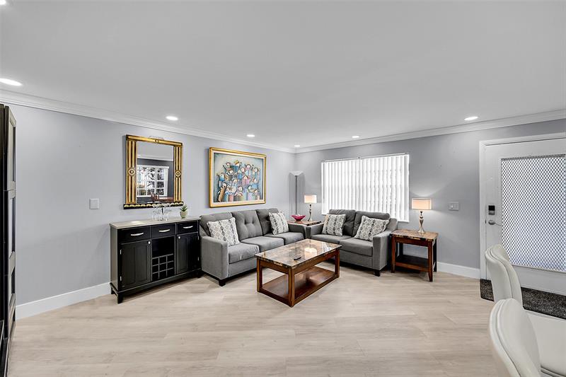 Image 4 of 23 For 964 Normandy Trail  U