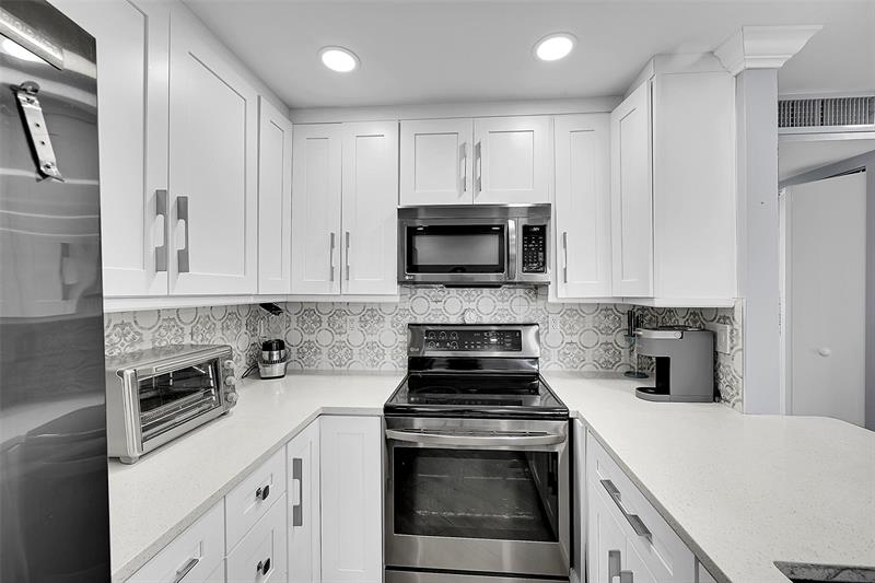 Image 8 of 23 For 964 Normandy Trail  U