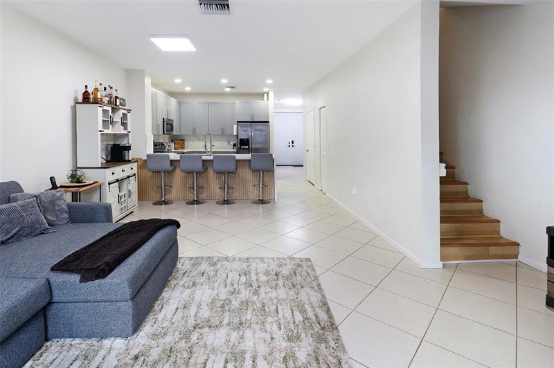 Image 11 of 24 For 8106 Prestige Commons Dr 8106