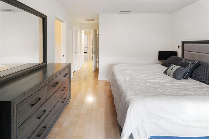 Image 15 of 24 For 8106 Prestige Commons Dr 8106