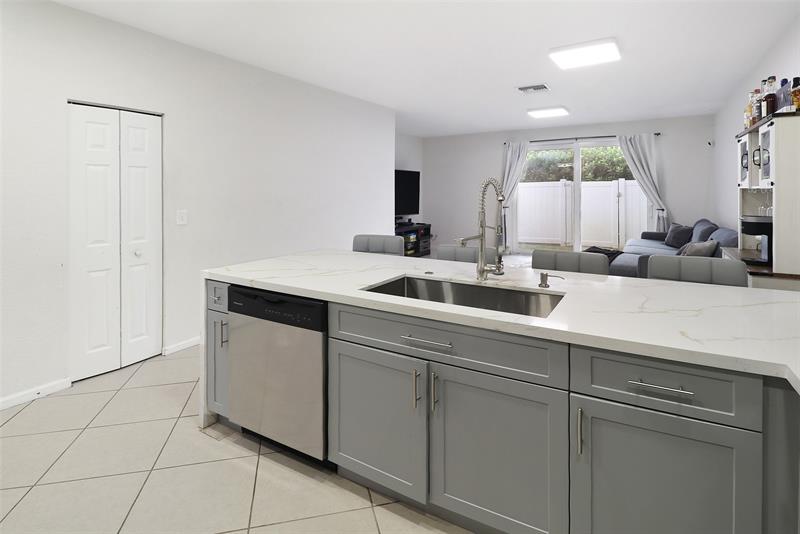 Image 7 of 24 For 8106 Prestige Commons Dr 8106