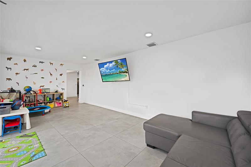 Image 16 of 35 For 300 65th Way