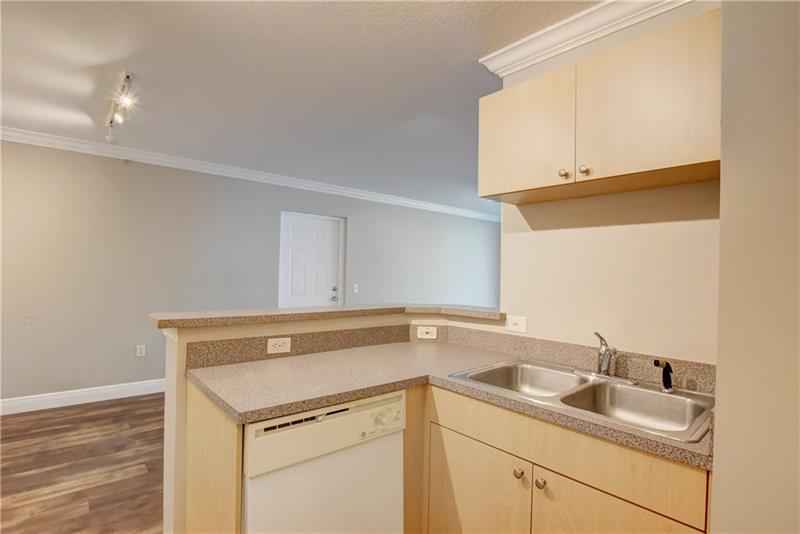 Image 6 of 34 For 1312 Villa Ln  1312