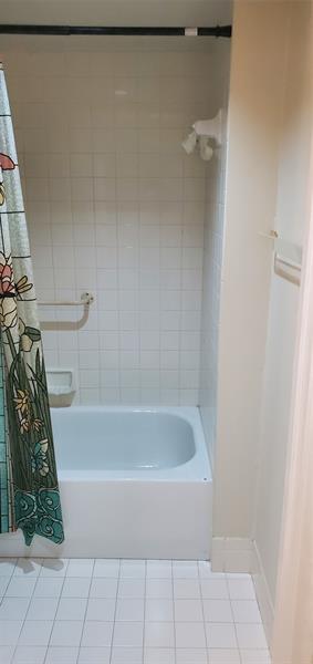 Image 17 of 20 For 1902 Bermuda Cir  H4