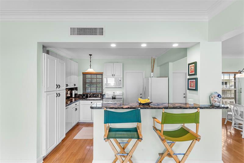 Image 17 of 37 For 1299 Ocean Blvd  R11