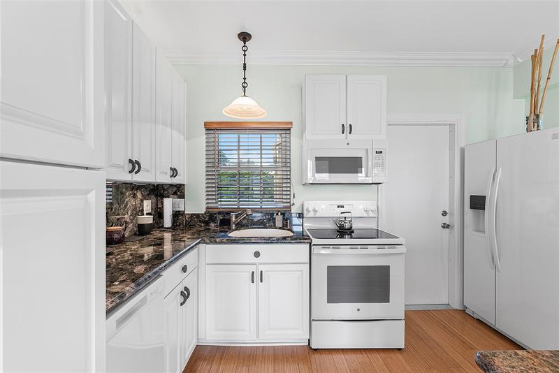 Image 18 of 37 For 1299 Ocean Blvd  R11