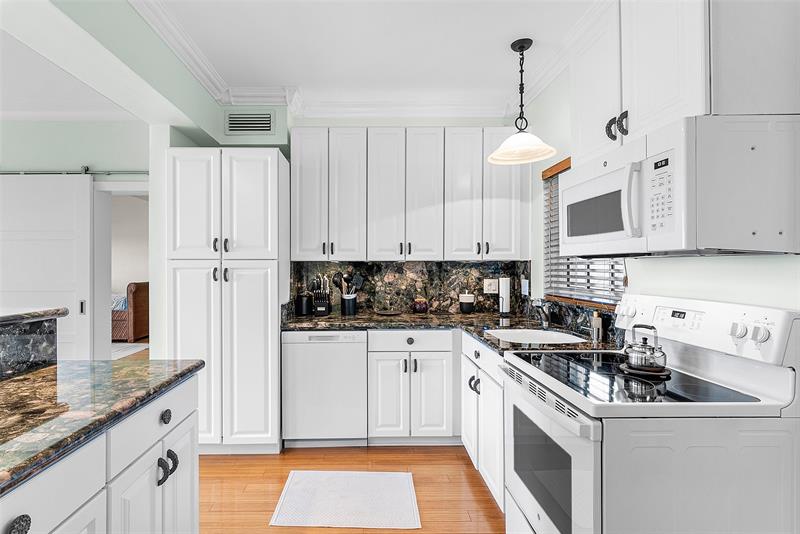 Image 20 of 37 For 1299 Ocean Blvd  R11