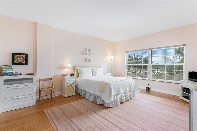 Image 21 of 37 For 1299 Ocean Blvd  R11