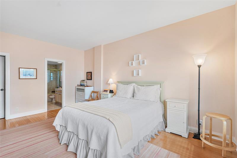 Image 23 of 37 For 1299 Ocean Blvd  R11