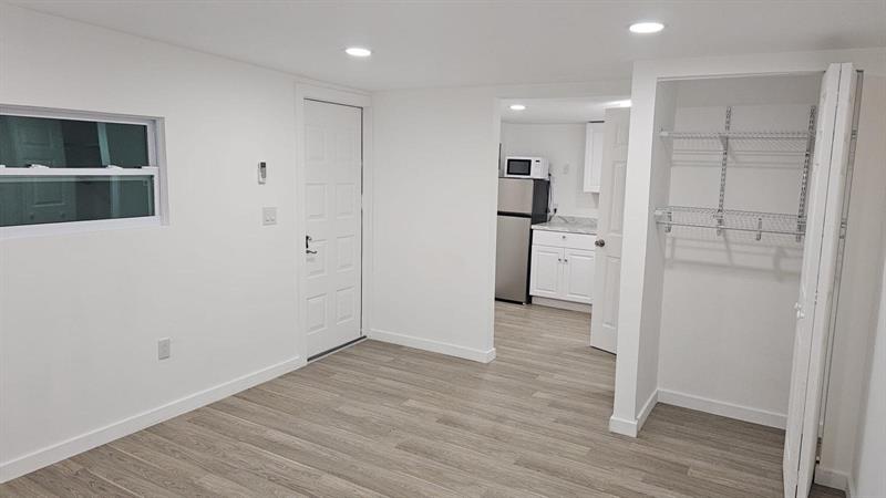 Image 3 of 7 For 1111 63rd Ave