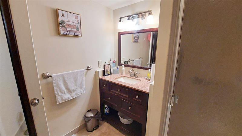 Image 17 of 36 For 367 Federal Hwy  C225