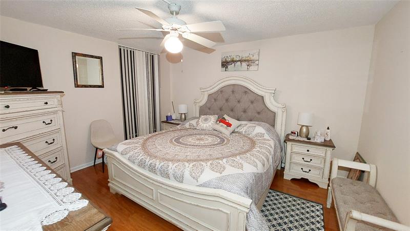 Image 18 of 36 For 367 Federal Hwy  C225