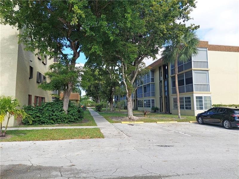 Image 32 of 36 For 367 Federal Hwy  C225