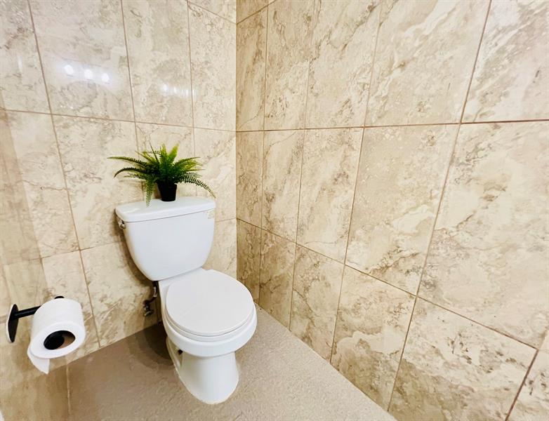 Image 10 of 22 For 1123 Andrews Ave