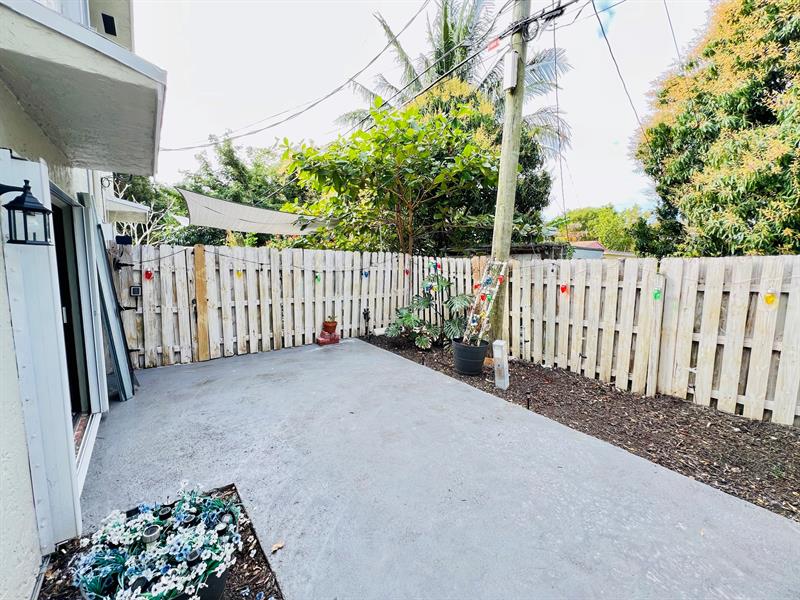 Image 18 of 22 For 1123 Andrews Ave