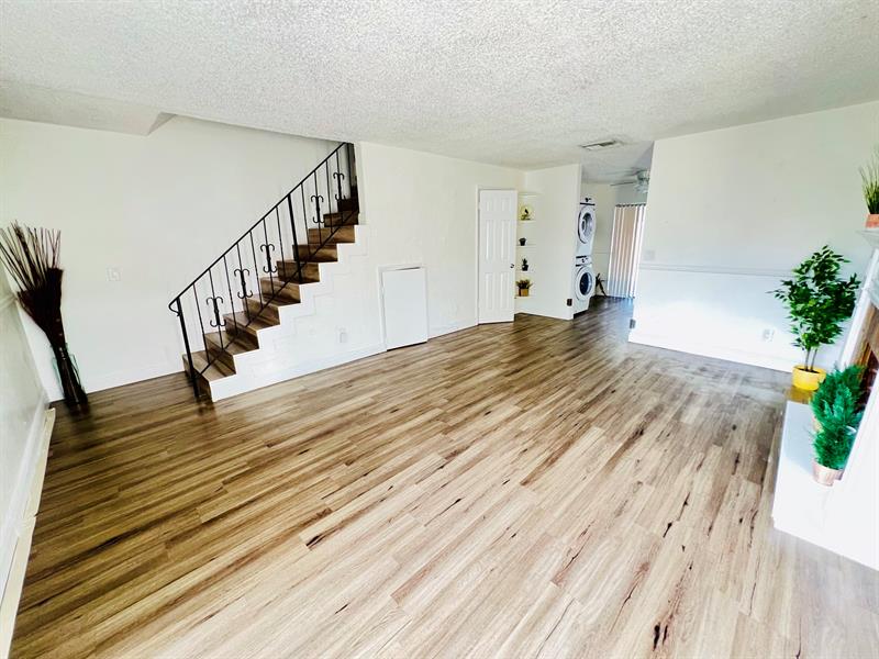 Image 6 of 22 For 1123 Andrews Ave