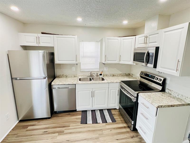 Image 8 of 22 For 1123 Andrews Ave