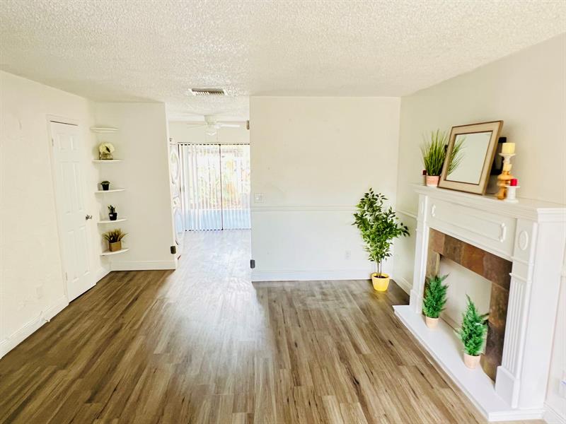 Image 9 of 22 For 1123 Andrews Ave