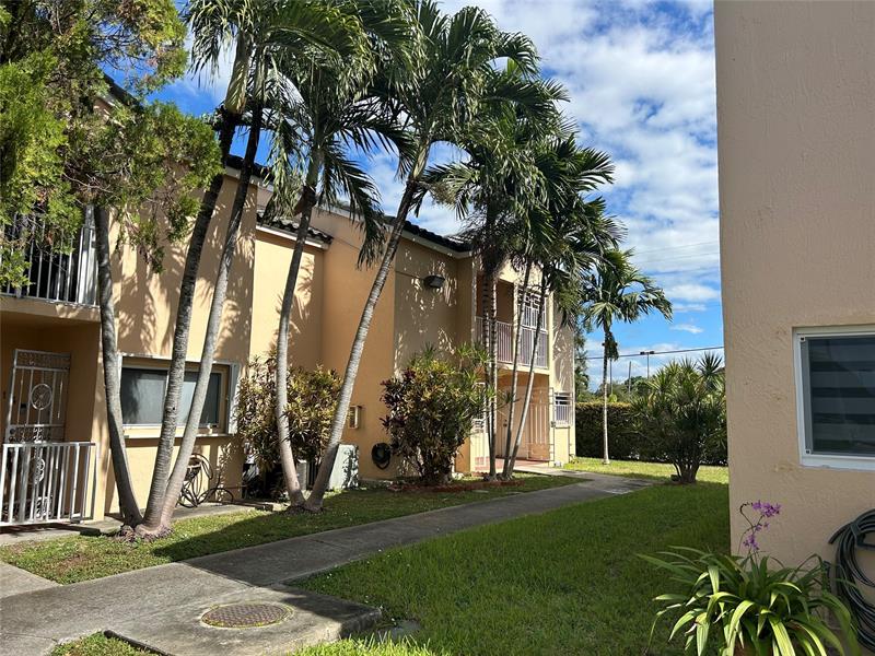 Details for 2500 28th St  716, Miami, FL 33142